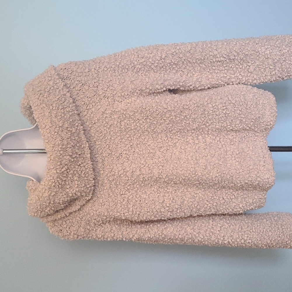 Very Soft Comfortable Turtleneck Sweater. - Picture 2 of 9